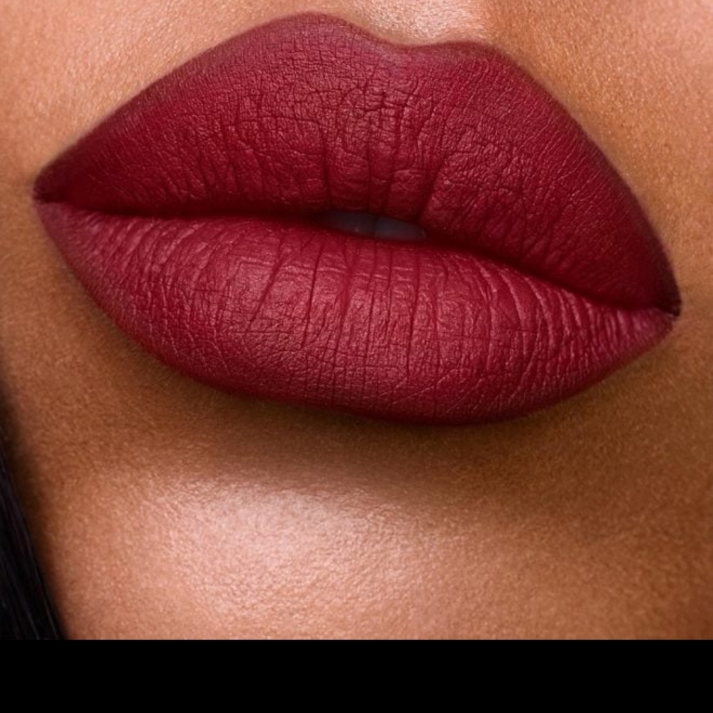 NIB Charlotte Tilbury Lipstick Dangerous Liasions